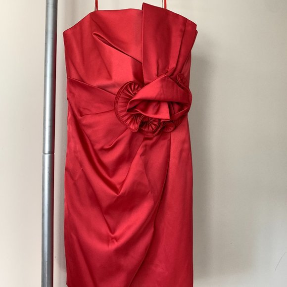 Dress - Picture 1 of 3